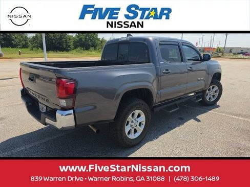 Used 2020 Toyota Tacoma SR5 RWD image 4