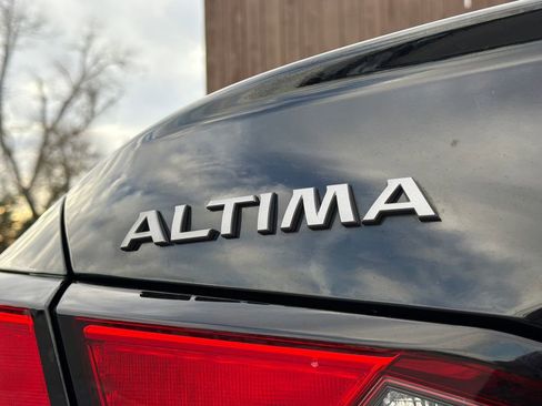 Used 2025 Nissan Altima 2.5 SV image 17