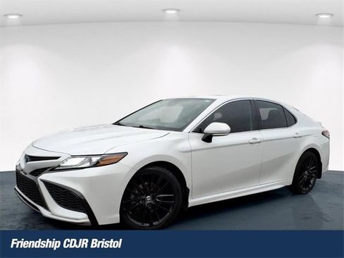 Used 2023 Toyota Camry XSE image 1