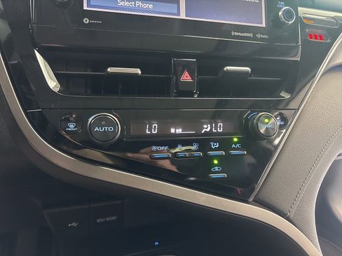 Used 2021 Toyota Camry XSE FWD image 21
