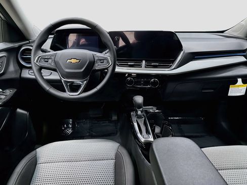 New 2026 Chevrolet Trax LT w/ Driver Confidence Package FWD image 25