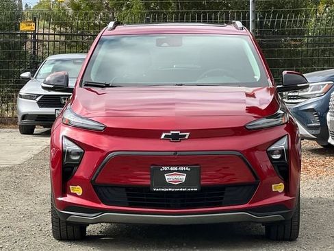 Used 2022 Chevrolet Bolt EUV Premier w/ Sun & Sound Package FWD image 11