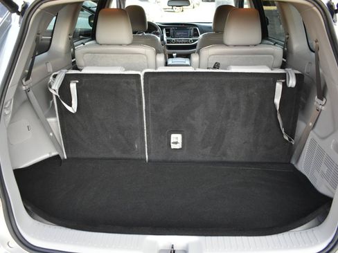 Used 2016 Toyota Highlander Limited FWD image 52