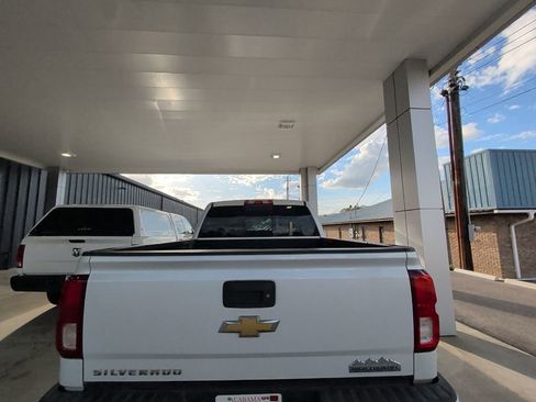 Used 2018 Chevrolet Silverado 1500 High Country image 5