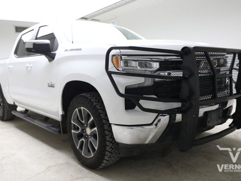 Used 2024 Chevrolet Silverado 1500 LT w/ Texas Edition Plus AWD/4WD image 7