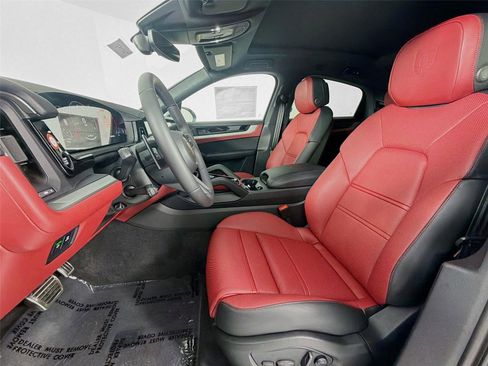 New 2026 Porsche Cayenne S image 5