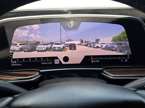 Used 2023 Cadillac Escalade Premium Luxury RWD image 32