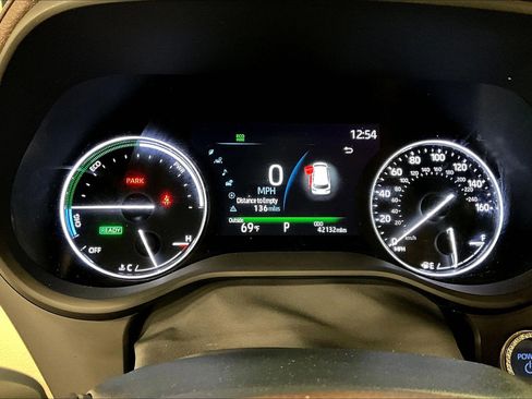 Used 2023 Toyota Sienna Platinum AWD/4WD image 16