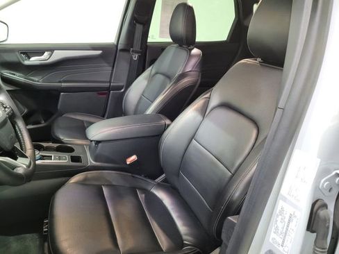 Used 2025 Ford Escape Platinum image 10