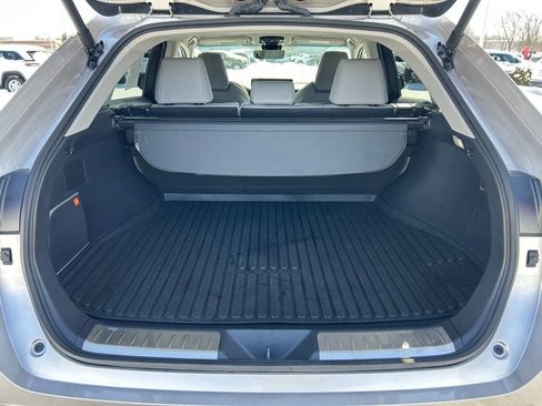 Used 2024 Toyota Venza XLE image 26