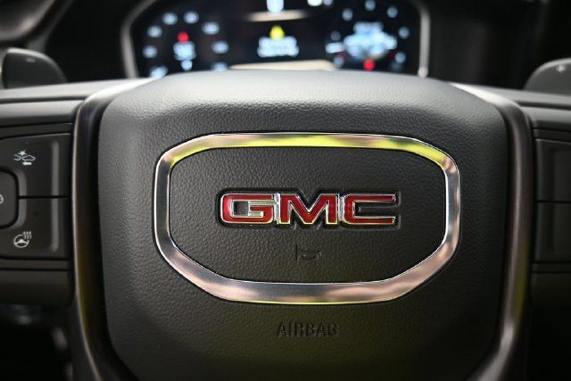Used 2022 GMC Sierra 1500 AT4 w/ AT4 Preferred Package AWD/4WD image 20