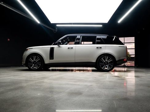 Used 2023 Land Rover Range Rover SV AWD/4WD image 23
