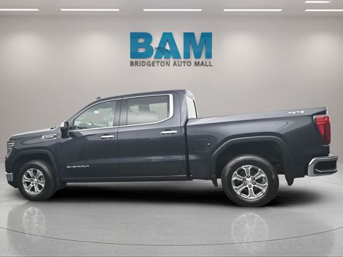 Used 2025 GMC Sierra 1500 SLT AWD/4WD image 4