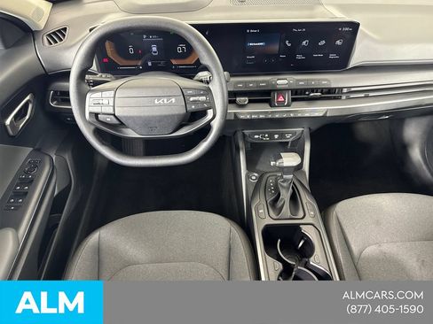 Used 2025 Kia K4 FWD image 25