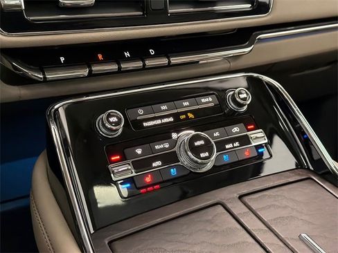 Used 2022 Lincoln Navigator L Reserve image 33