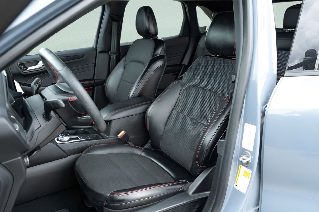 Used 2024 Ford Escape ST-Line w/ Tech Pack #1 FWD image 13