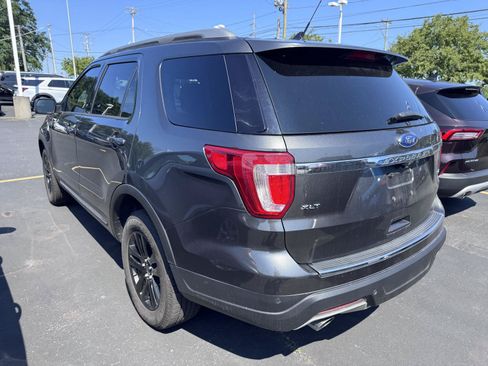 Used 2018 Ford Explorer XLT w/ Equipment Group 201A AWD/4WD image 6