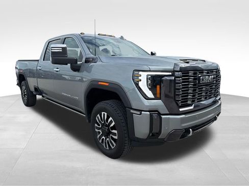 Used 2024 GMC Sierra 2500 Denali Ultimate AWD/4WD image 4