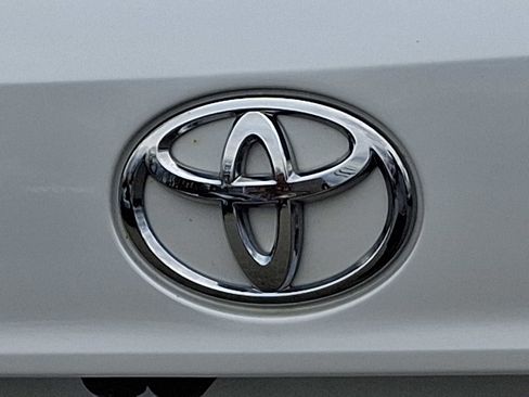 Certified 2022 Toyota Highlander Platinum image 36