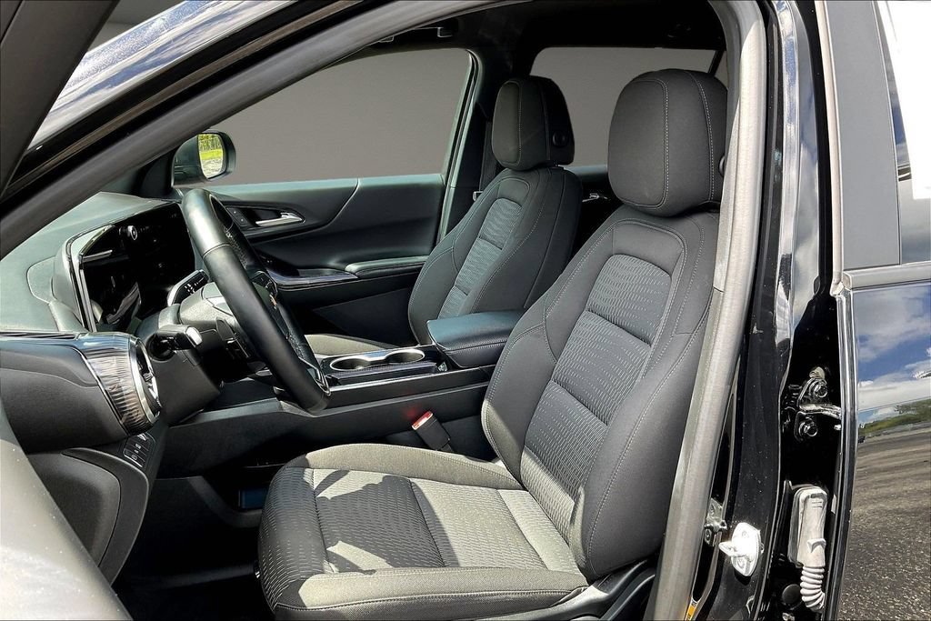 Used 2025 Chevrolet Equinox LT FWD image 24