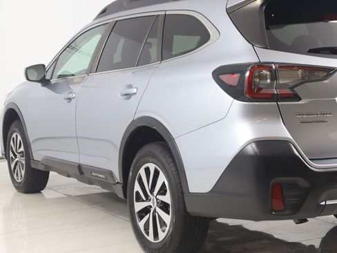 Used 2022 Subaru Outback Premium AWD/4WD image 22