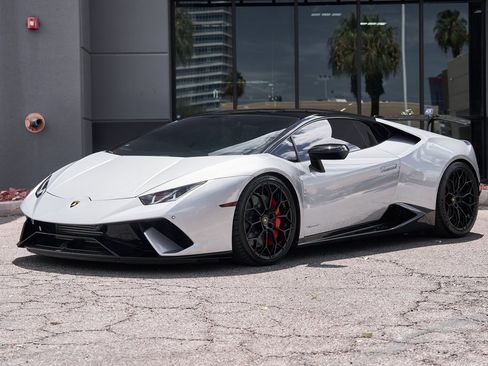Used 2018 Lamborghini Huracan Performante image 6