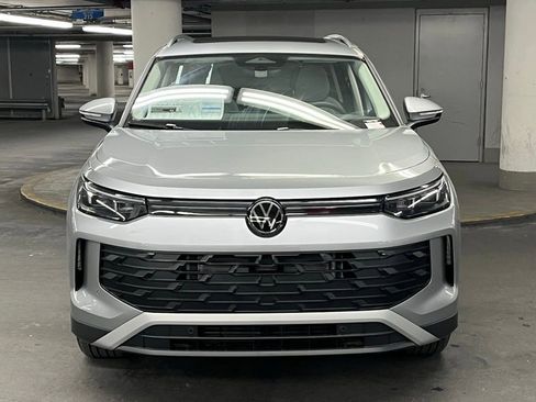 New 2026 Volkswagen Tiguan SE image 32