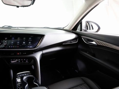 Used 2022 Buick Envision Avenir w/ Technology Package II image 18