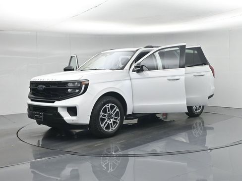 Certified 2025 Ford Expedition Max Active image 32