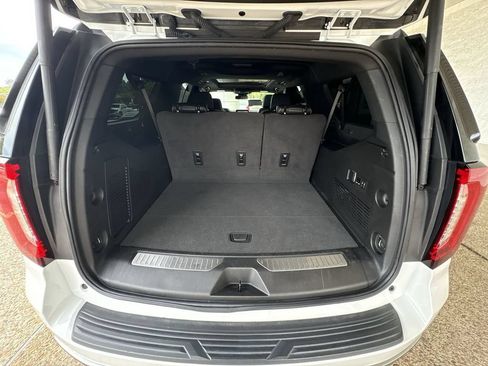 Certified 2024 GMC Yukon XL AT4 w/ AT4 Premium Plus Package AWD/4WD image 27