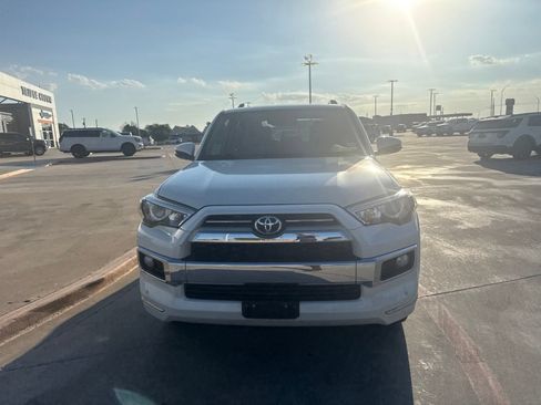 Used 2020 Toyota 4Runner Limited RWD image 2