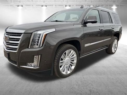 Used 2020 Cadillac Escalade Platinum AWD/4WD image 14