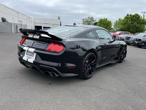 Used 2022 Ford Mustang Shelby GT500 w/ Technology Package RWD image 5
