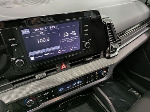 Certified 2024 Kia Sportage LX image 10