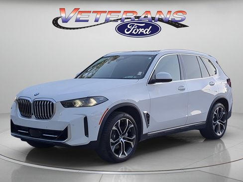 Used 2025 BMW X5 sDrive40i w/ Premium Package RWD image 1