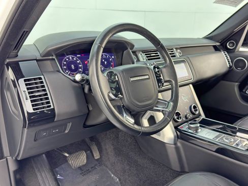 Used 2020 Land Rover Range Rover HSE image 13