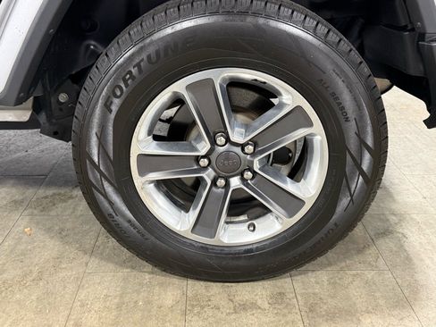Used 2020 Jeep Wrangler Unlimited Sahara image 14