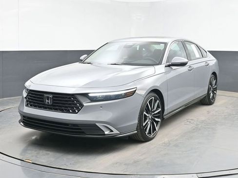 Certified 2025 Honda Accord Touring image 5