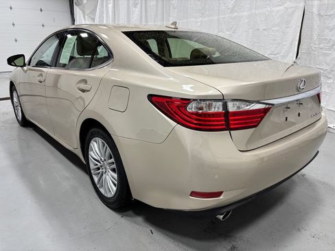 Used 2014 Lexus ES 350 w/ Luxury Package FWD image 5