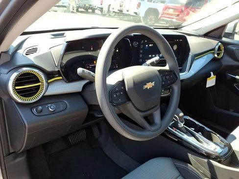 New 2026 Chevrolet Trax LT image 11