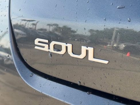 Certified 2025 Kia Soul LX image 8
