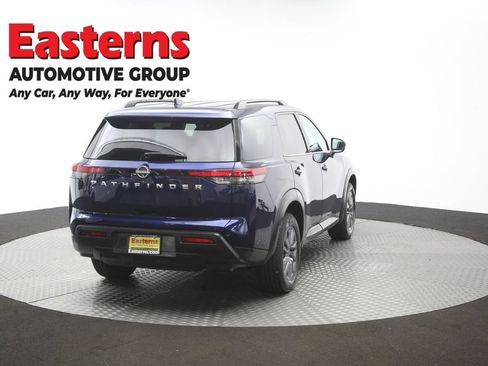 Used 2025 Nissan Pathfinder SV FWD image 40