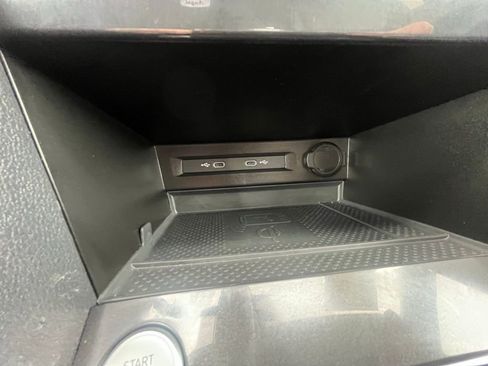 Certified 2023 Volkswagen Tiguan SE image 16