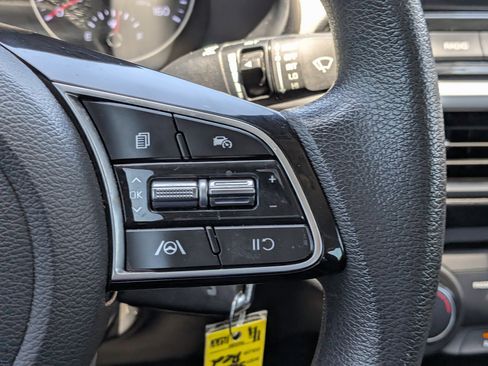 Used 2022 Kia Forte LXS w/ LXS Technology Package FWD image 22
