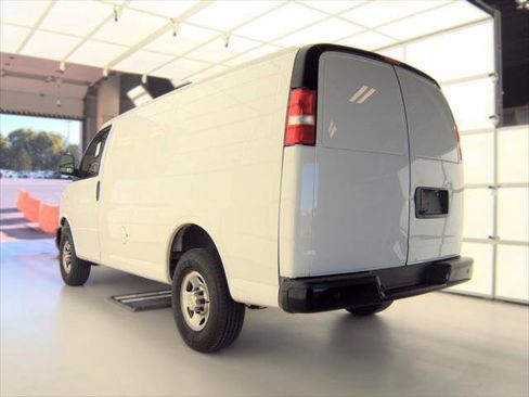 Used 2022 Chevrolet Express 2500 w/ Driver Convenience Package RWD image 8