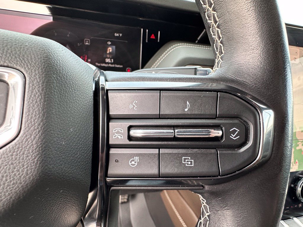 Certified 2025 GMC Yukon Denali Ultimate AWD/4WD image 39