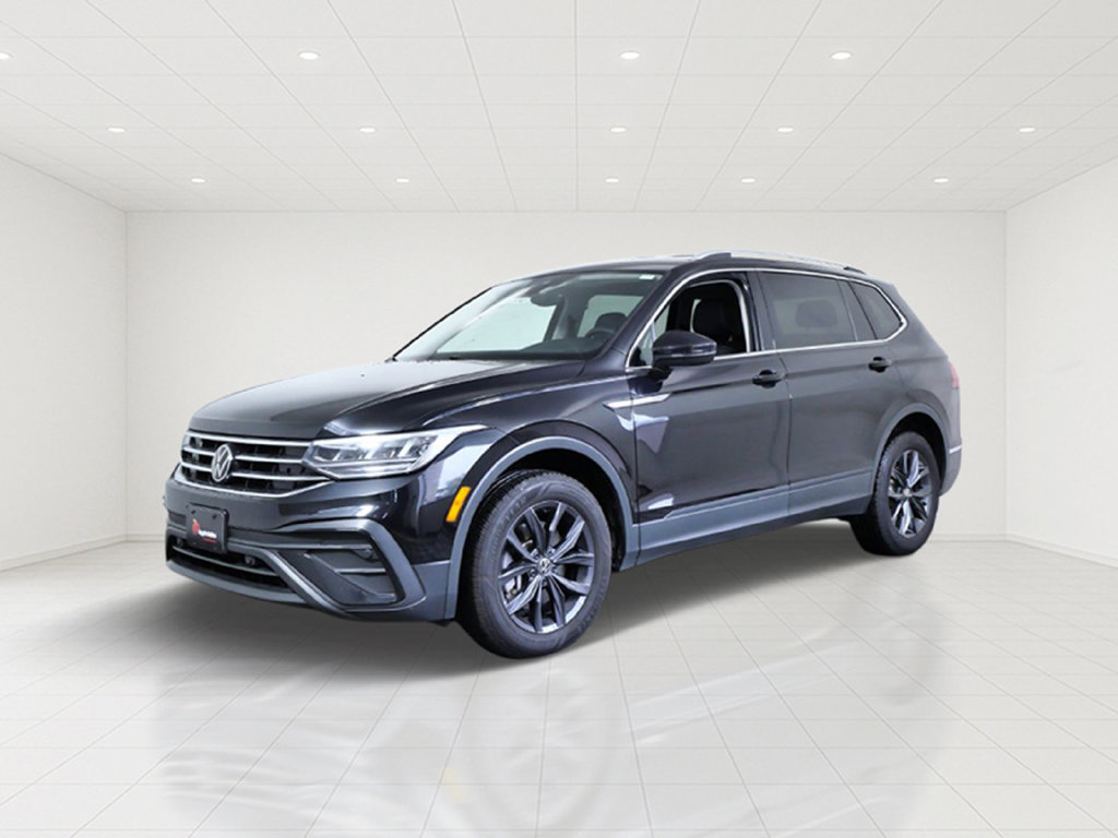 Used 2024 Volkswagen Tiguan SE AWD/4WD image 2