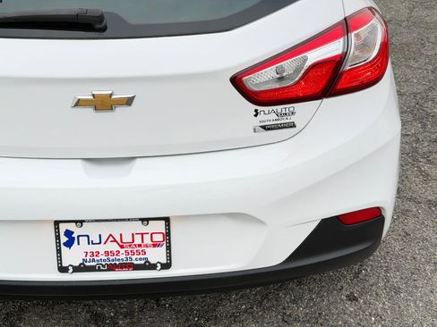 Used 2017 Chevrolet Cruze Premier FWD image 78