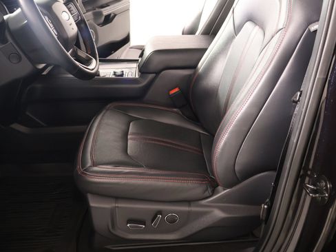 Used 2024 Ford Expedition Limited AWD/4WD image 12
