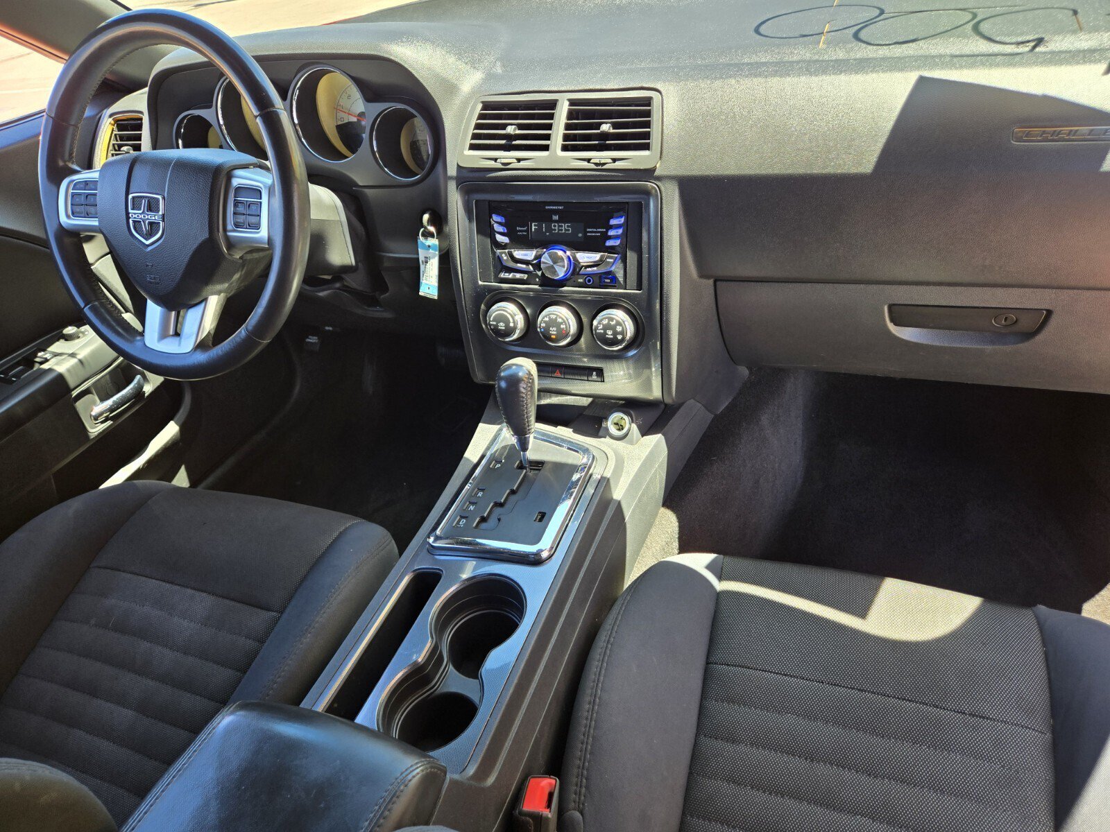 Used 2014 Dodge Challenger SXT RWD image 10